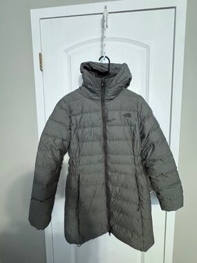 The North Face Women's Gray Hooded Puffer Jacket